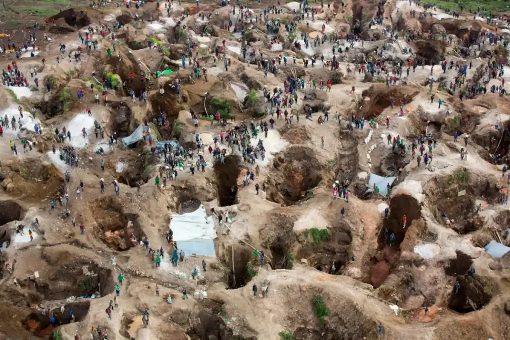 Artisanal coltan diggings at the Luwowo mine near Rubaya, North Kivu, DR Congo